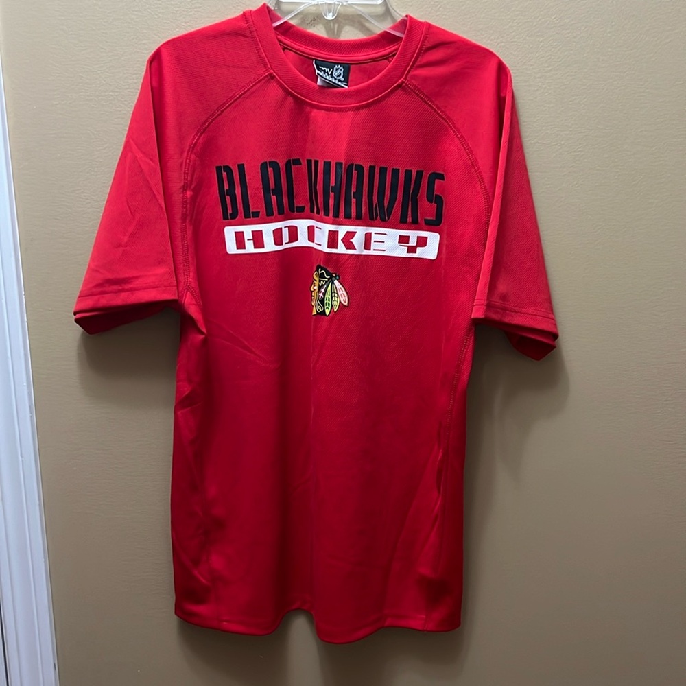 Blackhawks NHL hockey T-shirt size boys extra large XL